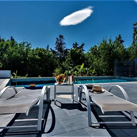 Xenos 1 Вилла Тигаки